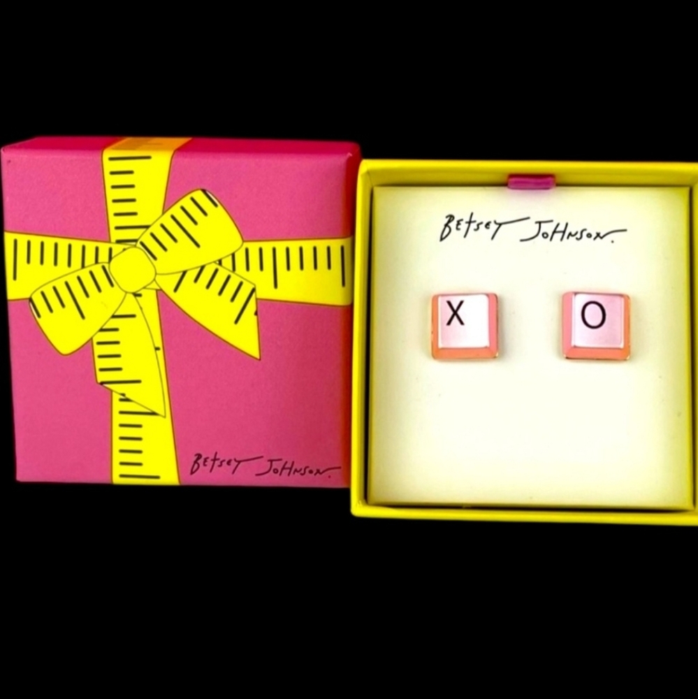 Betsey Johnson X O Keyboard Key Stud Earrings NWT/NIB